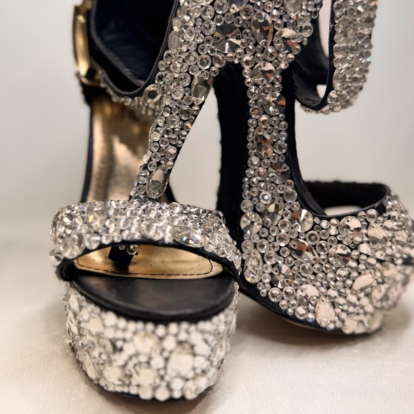 Sparkling Silver Competition Heels – 7” High with 2” Platform & Stunning Shine ✨ - Picture 2 of 8